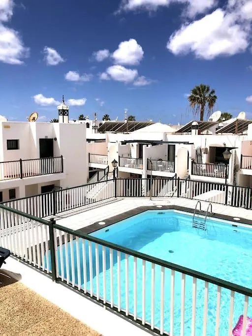 Casa Logan, 1 Bedroom Apartment With Communal Pool Puerto del Carmen  0*, Puerto del Carmen (Lanzarote)